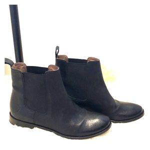 Frye Anna Chelsea Boot Black